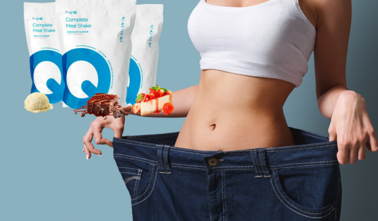 substitut de repas : un shaker de PhenQ Complete Meal Shake avec un verre à côté