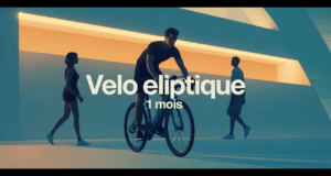 Illustration velo elliptique avant apres 1 mois dans piece moderne, atmosphère dynamique